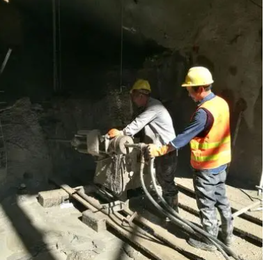 新巴尔虎右水下抗分散灌浆料特点 水下不分散注浆料介绍